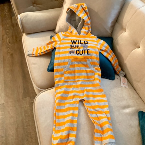 EVERYTHING KIDS PARTY HOST PICK !!!!! Baby Romper - Picture 3 of 3